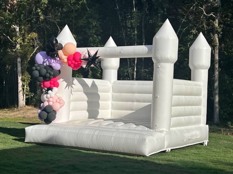 White bounce house 10x10