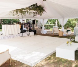 F138885B 193D 4399 A305 8B5287540A40 1766867132 White Dance floor